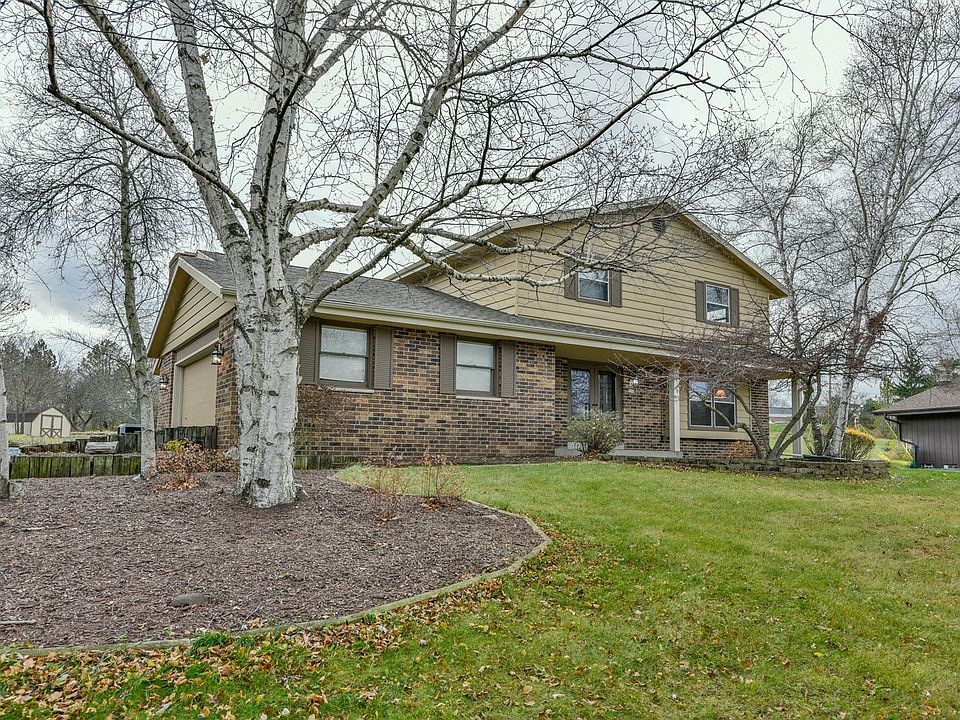 1st image of 2529 W Glenbrook Ln