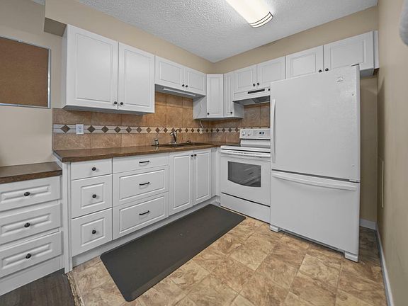 4th image of 56 Carroll Cres #341
