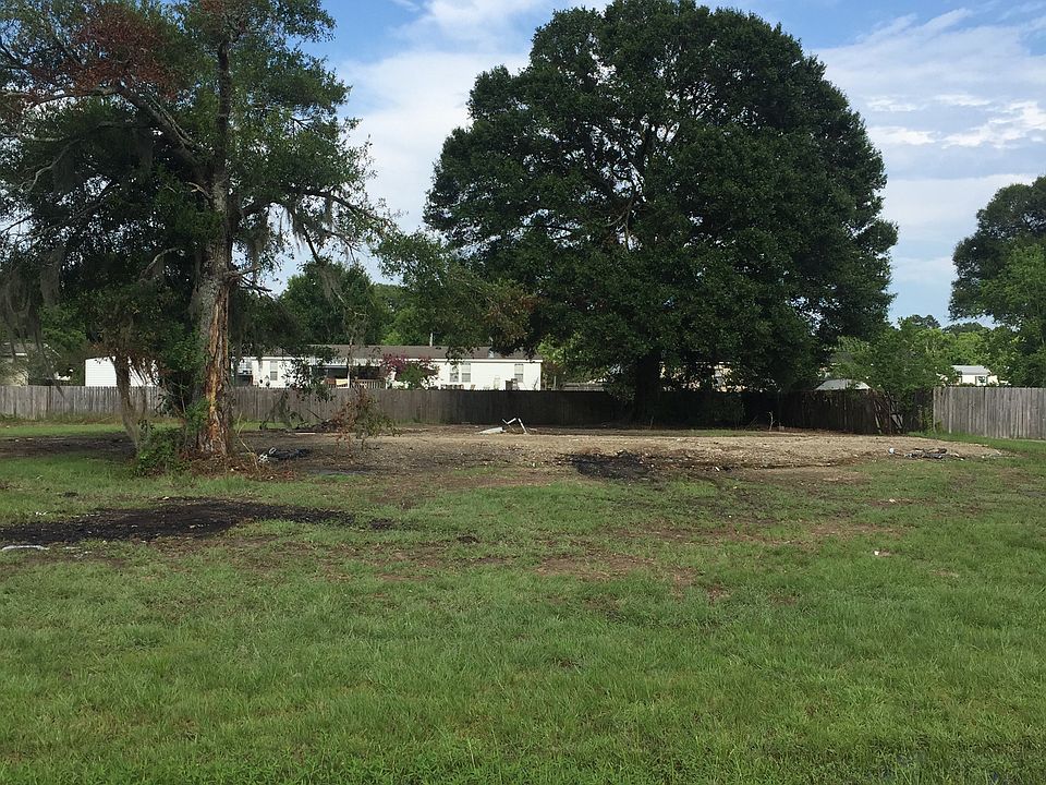 1st image of 32290 Lockslie Dr