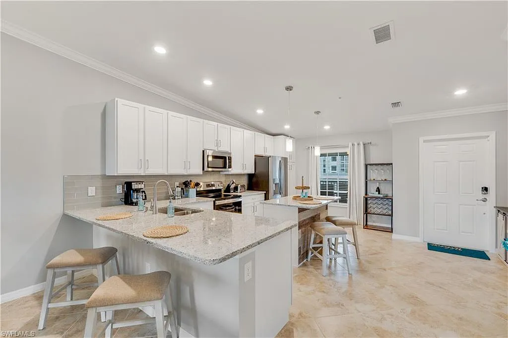 3 bed, 2.0 bath, 1569 sqft, $7,500 — Photo 3