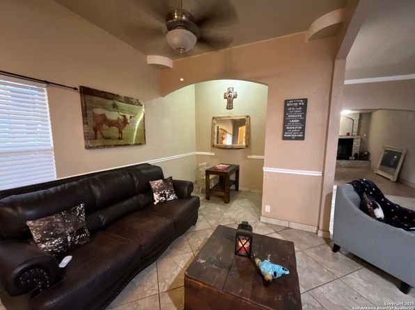 670 Quail Run, Lytle, TX 78052