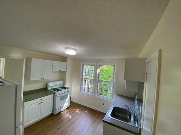 36 Leonard Pl #1
