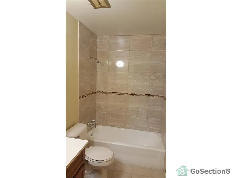 1444 Forest Pl photo 1