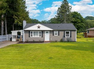 8 Gendron Rd, Moosup, CT 06354