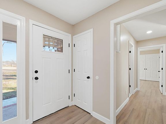 3rd image of 109 Peggy Ln