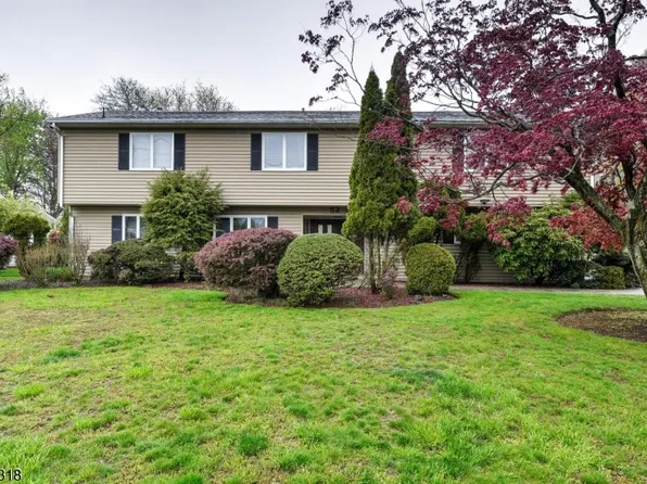 52 Ashburn Rd, Wayne Twp., NJ 07470