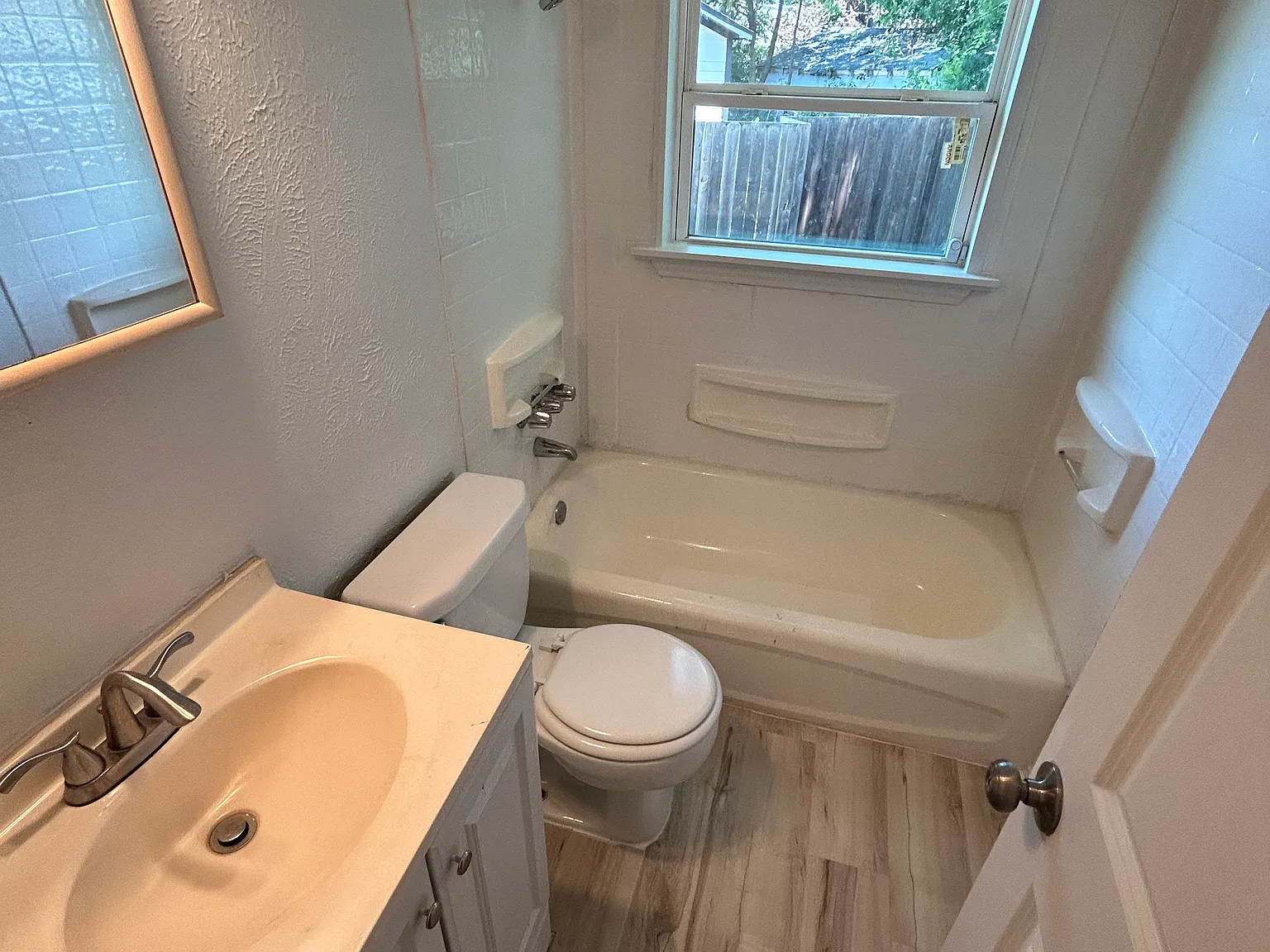 2844 Toluca Ave — Photo 2