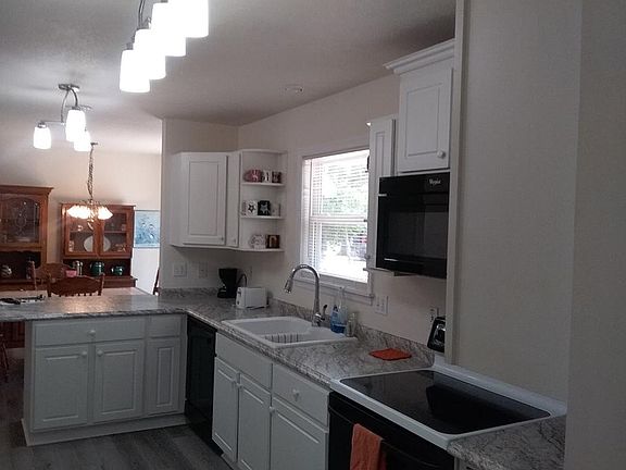 3rd image of 445 22nd Ave