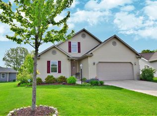 717 Mohawk Dr, Nappanee, IN 46550