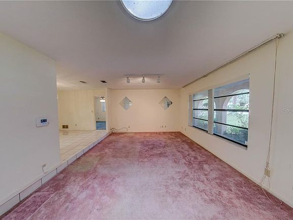 4th image of 133 Berkshire Ln