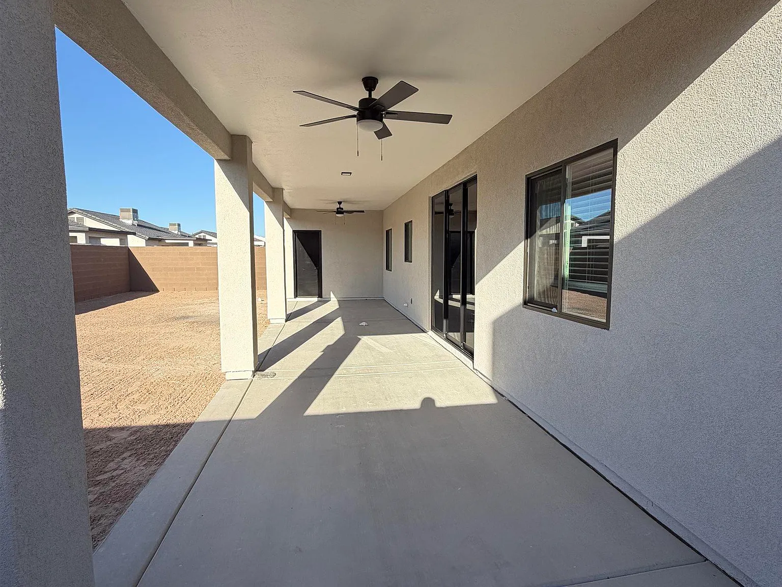 3 bed, 3.0 bath, 1360 sqft, $1,900 — Photo 2