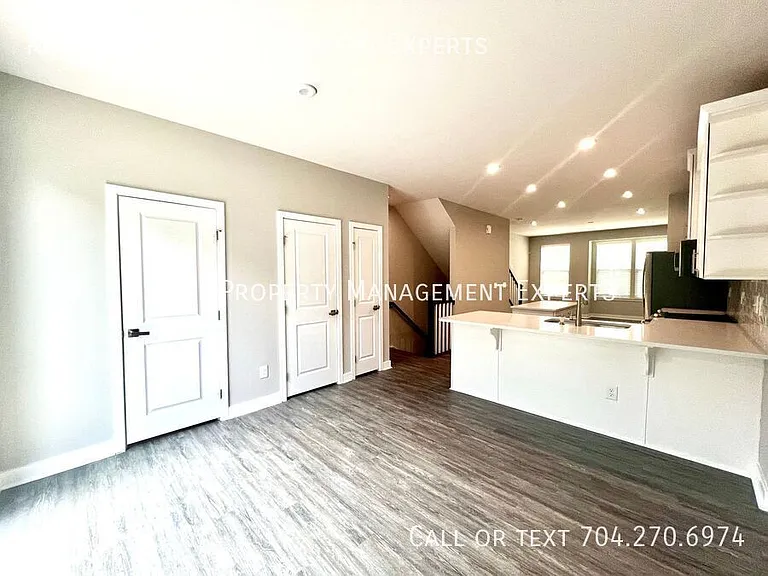 528 Billingsley Rd — Photo 5