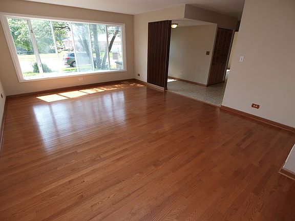 4th image of 1549 Waverly Ave