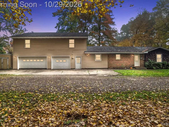 257 Edgewood Dr, Quincy, MI 49082