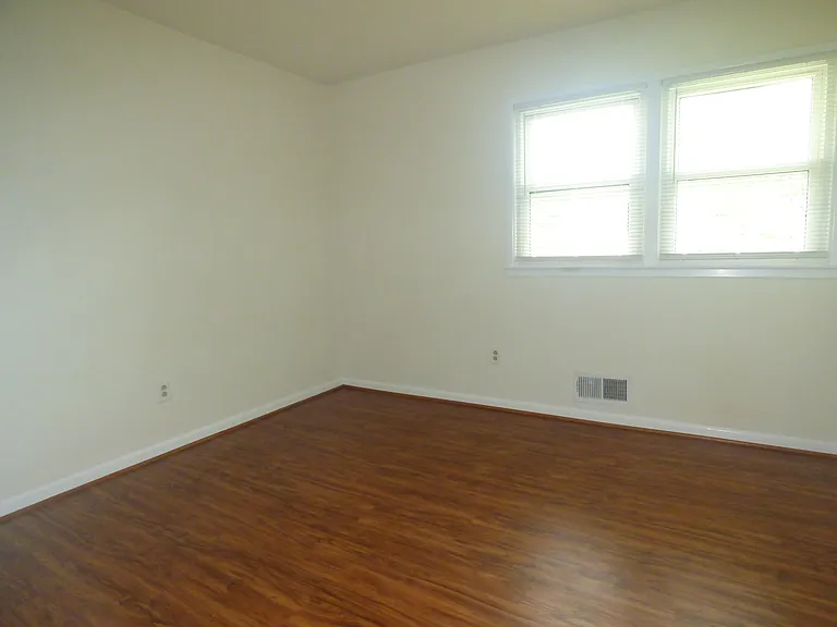 1744 Great Falls St — Photo 8