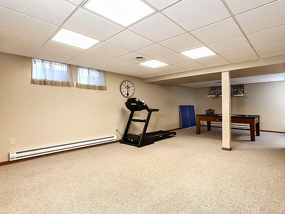 3rd image of 103 Woodbine Dr