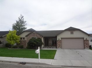 1595 Brookview Dr, Idaho Falls, ID 83404