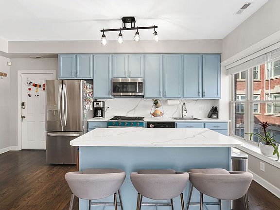 4th image of 4630 N Racine Ave #2