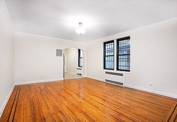 5th image of 95 Lexington Ave APT 1N