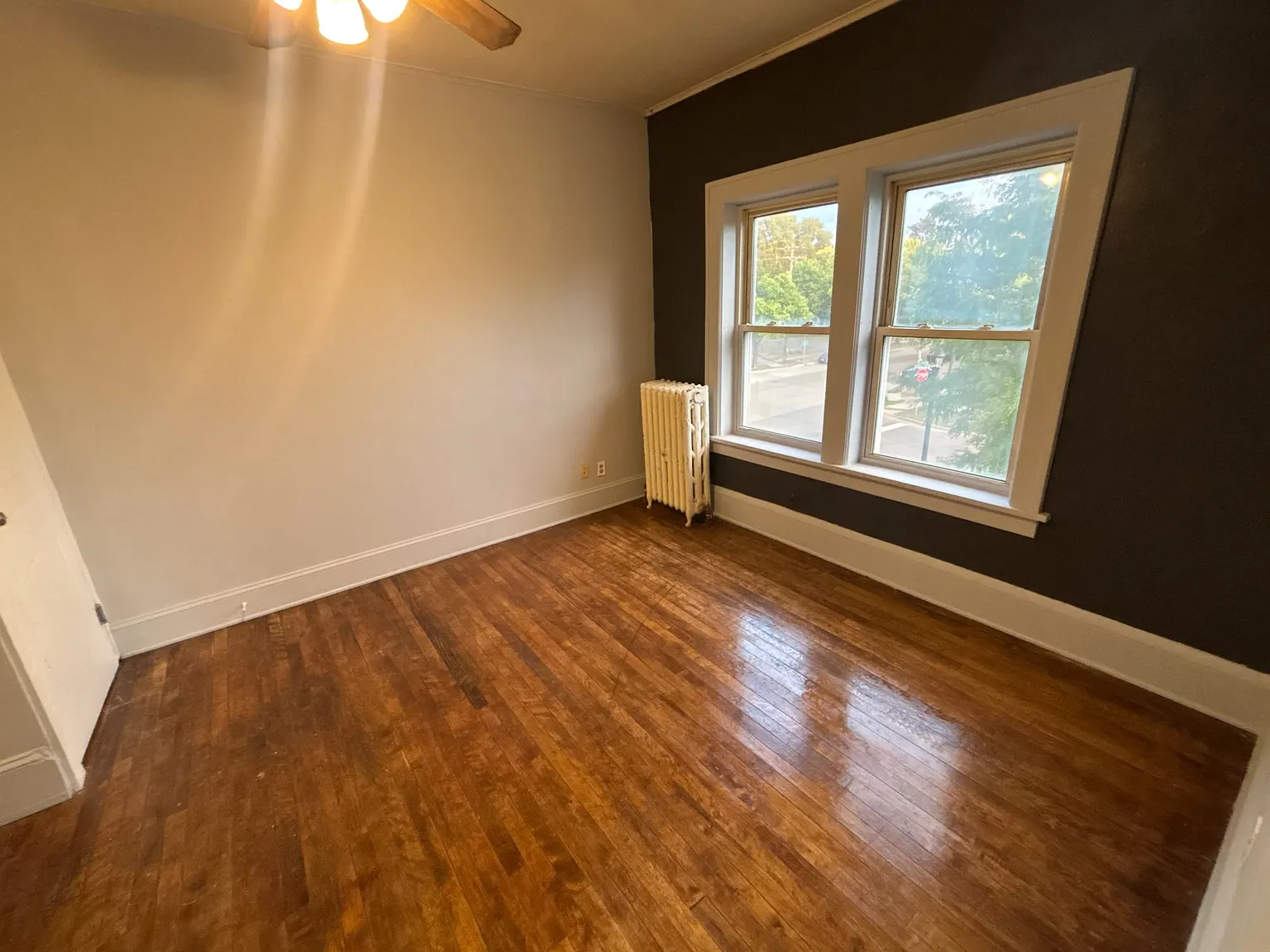 2 bed, 800 sqft, $1,250 — Photo 1