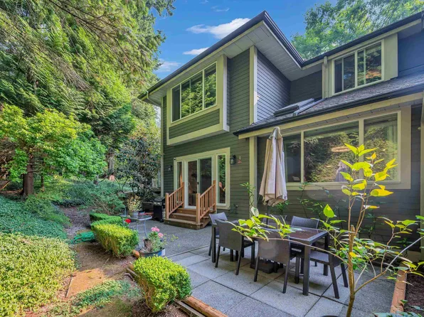 181 Ravine Dr #9, Pt Moody, BC V3H 4T3