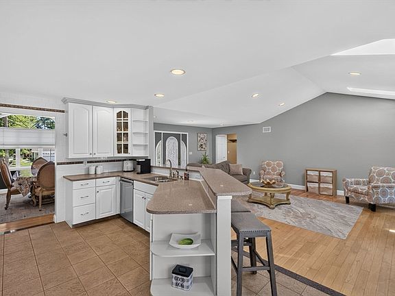 5th image of 63 Ansel White Dr