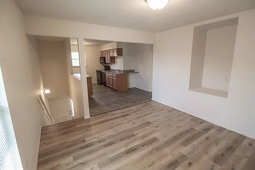 1007 W Ash St Photo 1