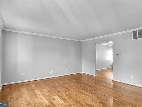 4th image of 9714 Grant Ave