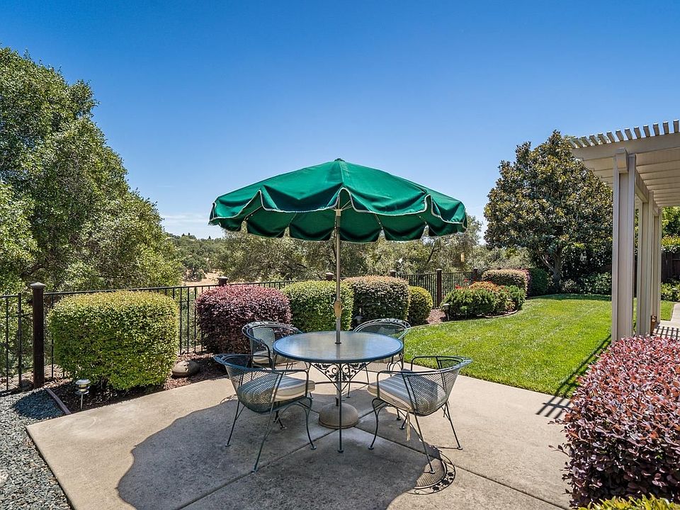1st image of 4554 Scenic Dr
