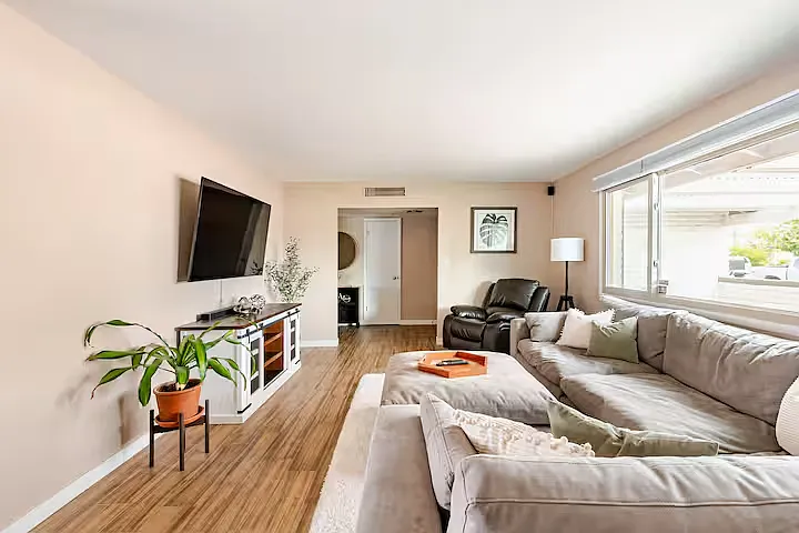 1104 E Campus Dr — Photo 28
