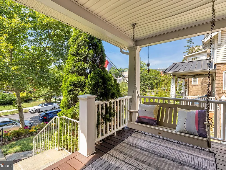 821 Elder St NW — Photo 3