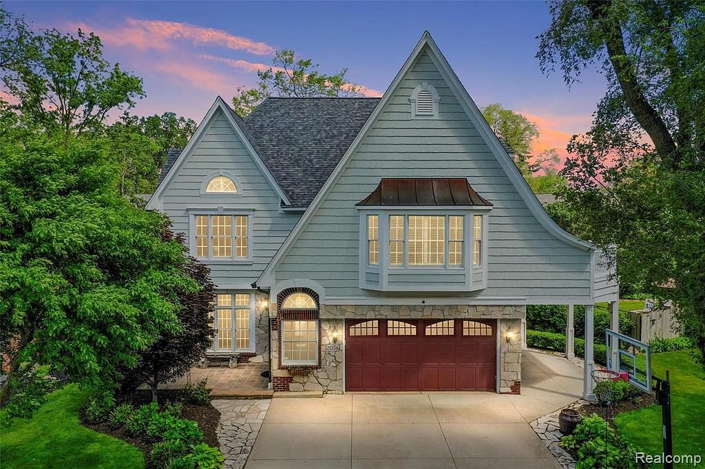 2074 Lakeshire Dr, West Bloomfield, MI 48323 Zillow