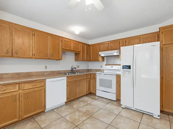 14111 Essex Ln, Apple Valley, MN 55124