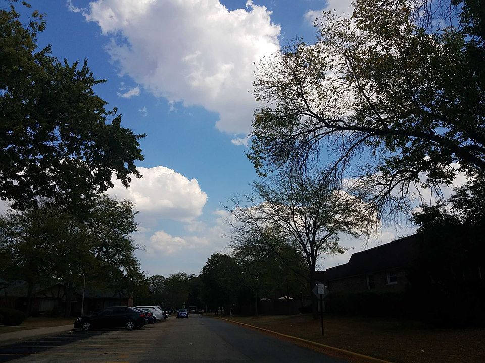 2nd image of 18W068 Standish Ln