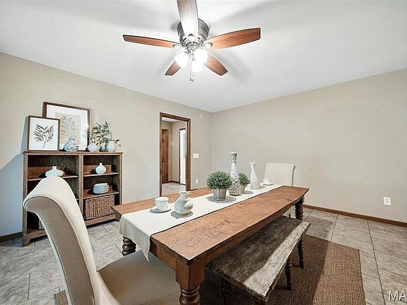 5th image of 20731 Columbine Dr