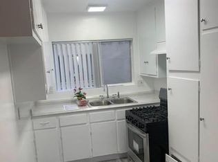 19248 Parthenia St #7, Northridge, CA 91324