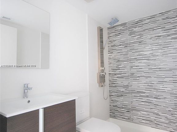 4th image of 740 Meridian Ave #26