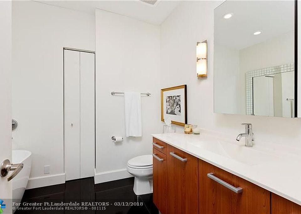 1st image of 313 NE 2nd St APT 503