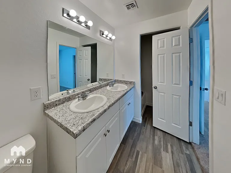 953 W Kachina Dr — Photo 8