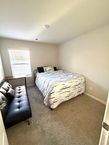 3 bed, 2.5 bath, 1455 sqft, $2,000 — Photo 4