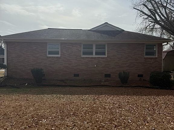 5th image of 4625 Graham St.