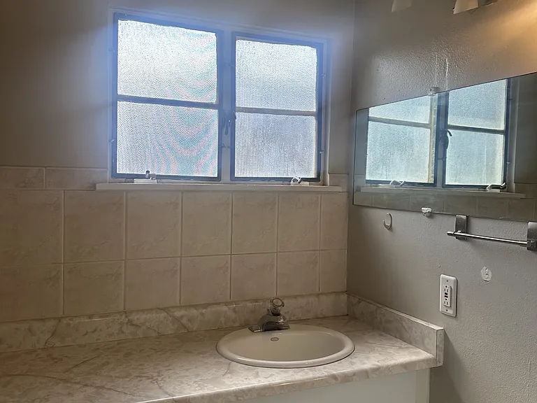 5016 Palo Duro Ave NE — Photo 9