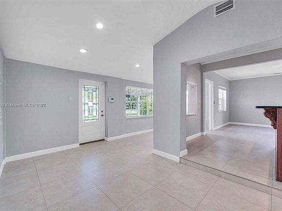 4th image of 1440 NE 176th St