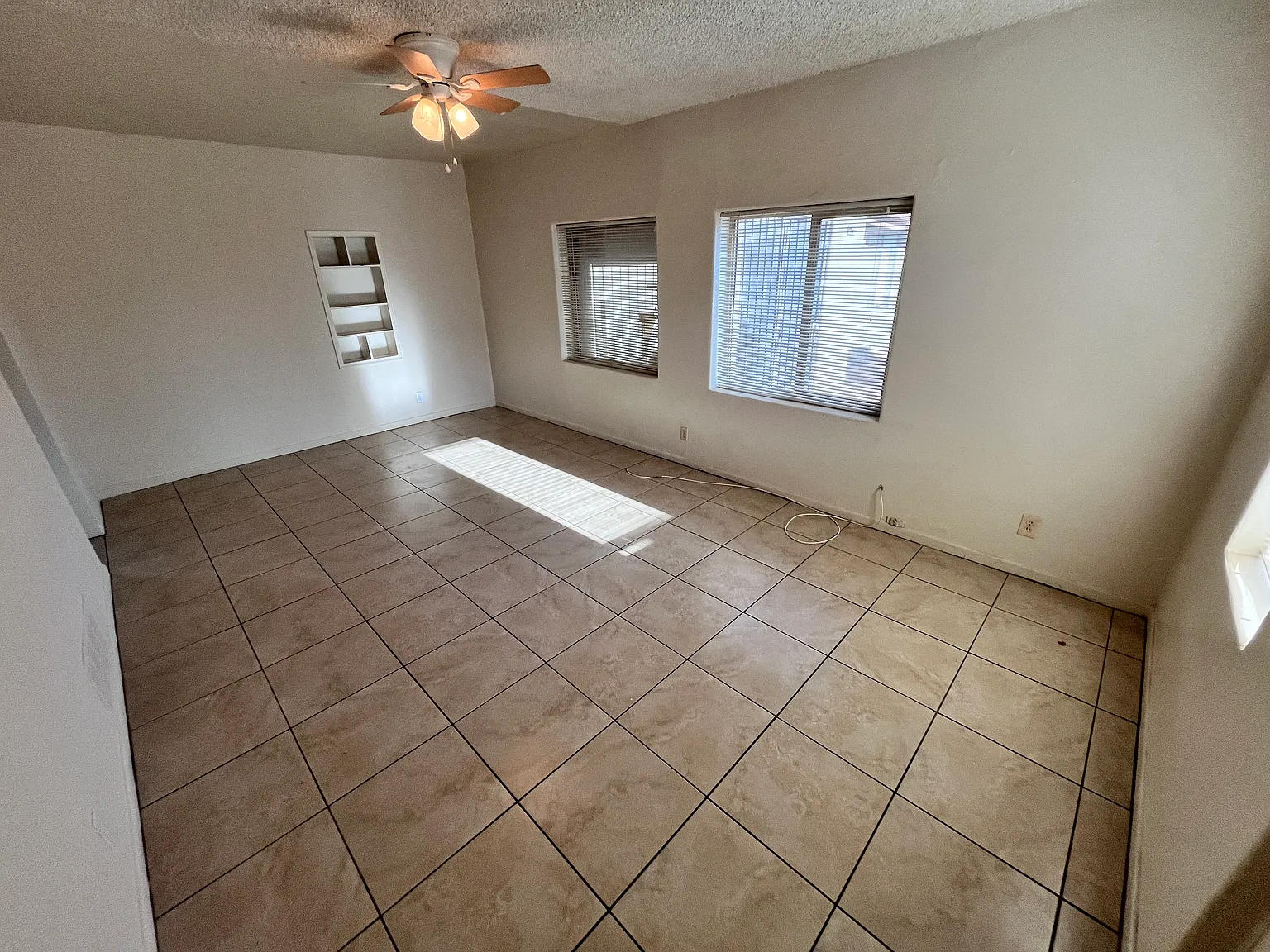 2 bed, 750 sqft, $1,099 — Photo 4