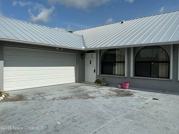 3rd image of 353 Krefeld Rd NW