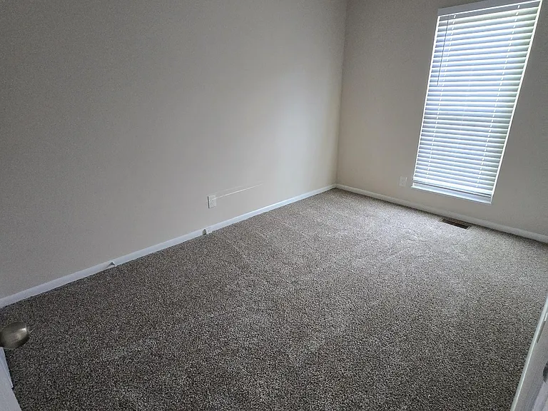 1548 Fieldview Cir — Photo 3