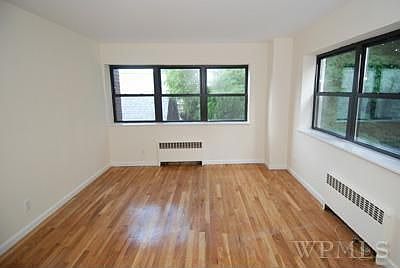 4th image of 2053 Palmer Ave