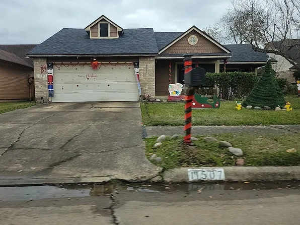 11507 Chariot Dr, Stafford, TX 77477