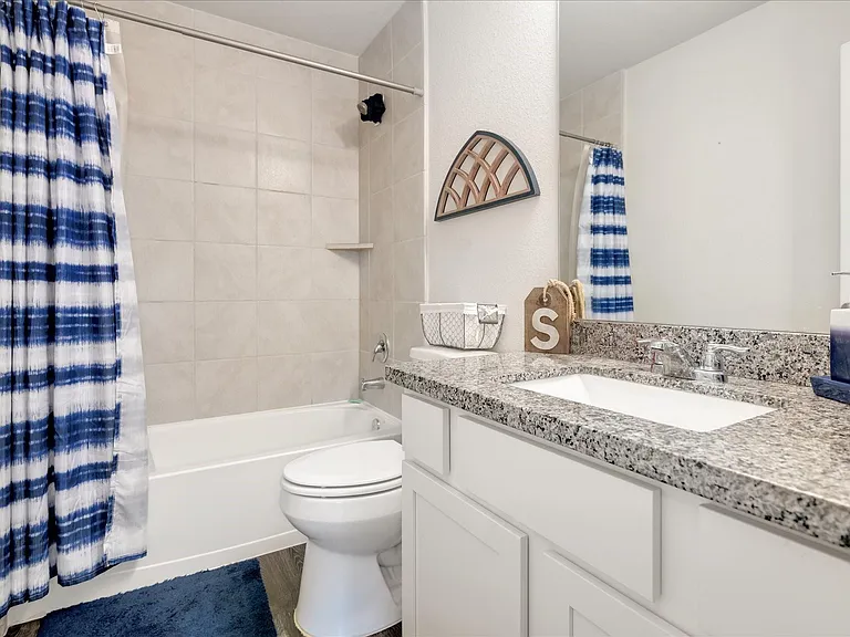 8426 Moonlight Bay Cir — Photo 40