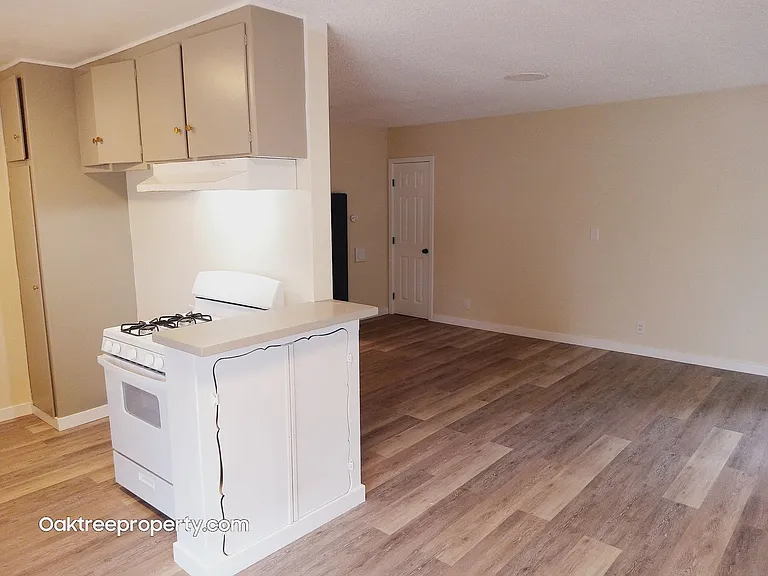 220 S East St — Photo 20